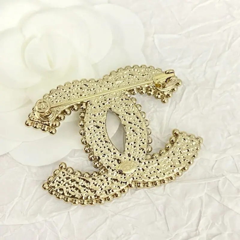 chanel brooches pour femme s_12240721